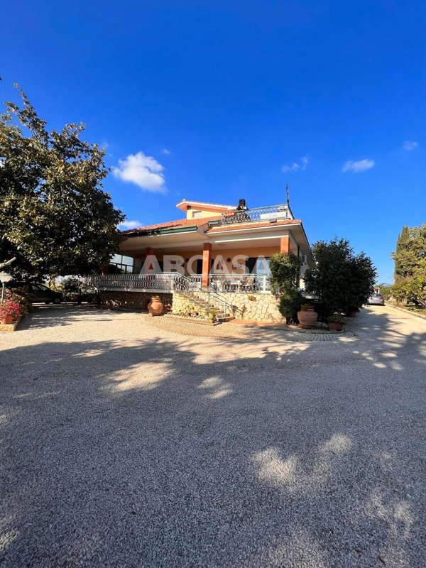 casa indipendente in vendita a Velletri