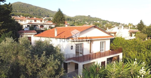 casa indipendente in vendita a Velletri