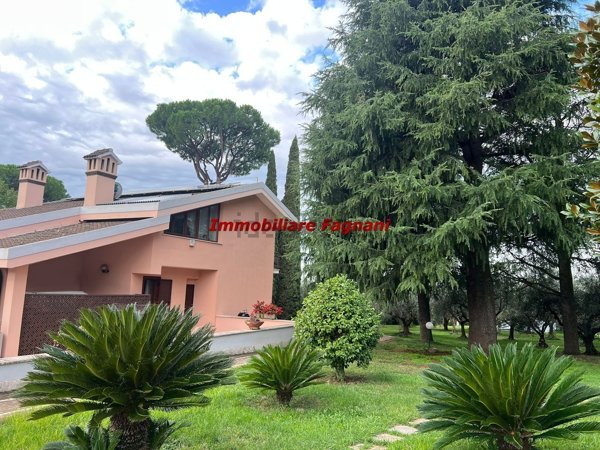 casa indipendente in vendita a Velletri
