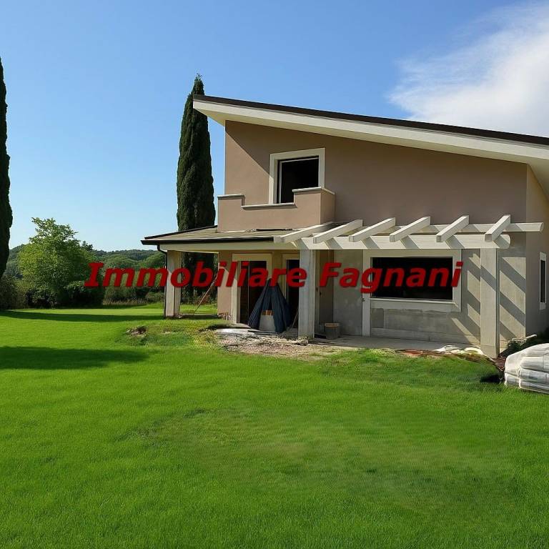 casa indipendente in vendita a Velletri