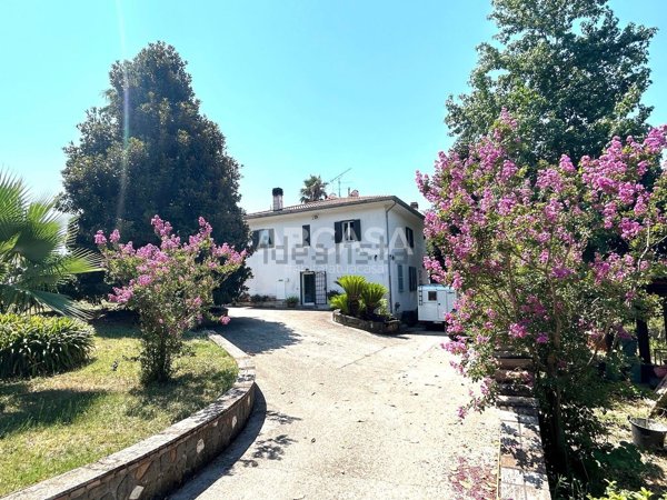 casa indipendente in vendita a Velletri