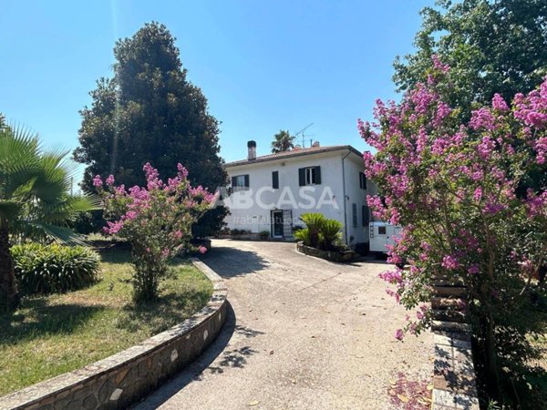 casa indipendente in vendita a Velletri