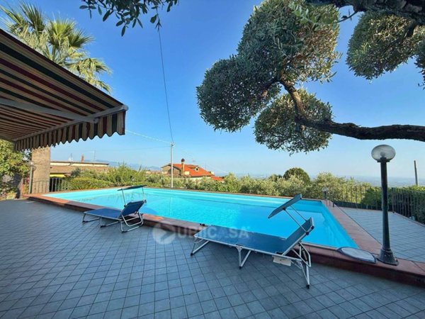 casa indipendente in vendita a Velletri