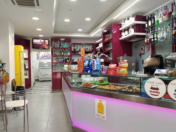 negozio in vendita a Velletri