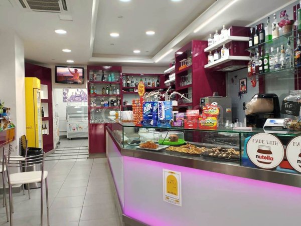 negozio in vendita a Velletri