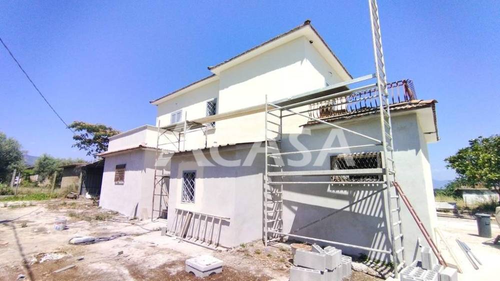 casa indipendente in vendita a Velletri