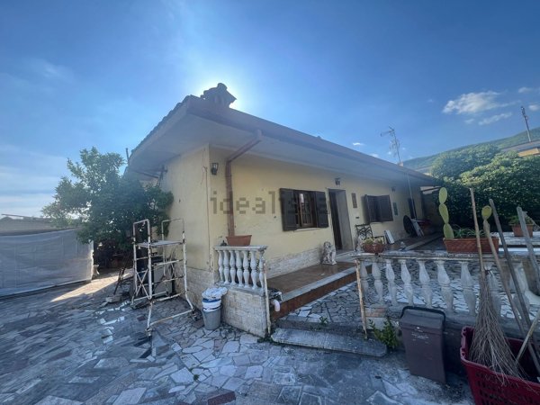 casa indipendente in vendita a Velletri