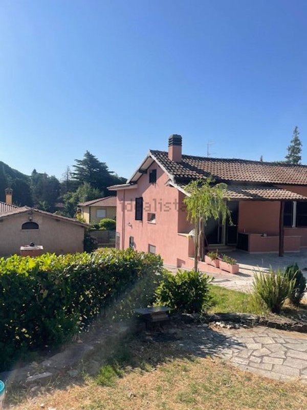 casa indipendente in vendita a Velletri
