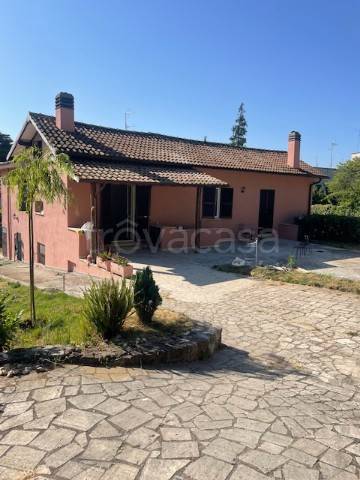 casa indipendente in vendita a Velletri