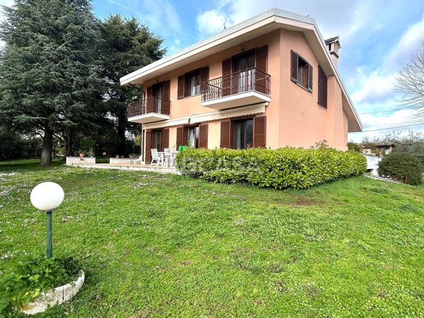 casa indipendente in vendita a Velletri