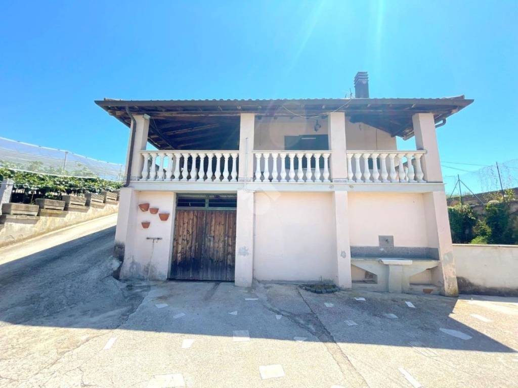casa indipendente in vendita a Velletri