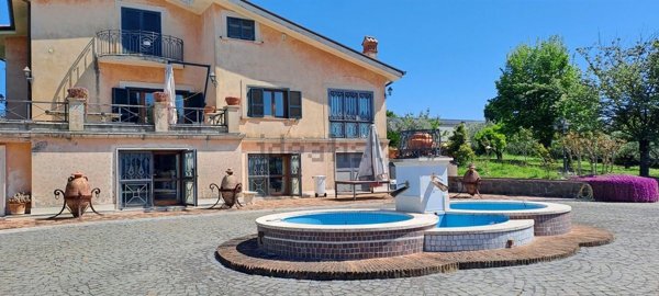 casa indipendente in vendita a Velletri