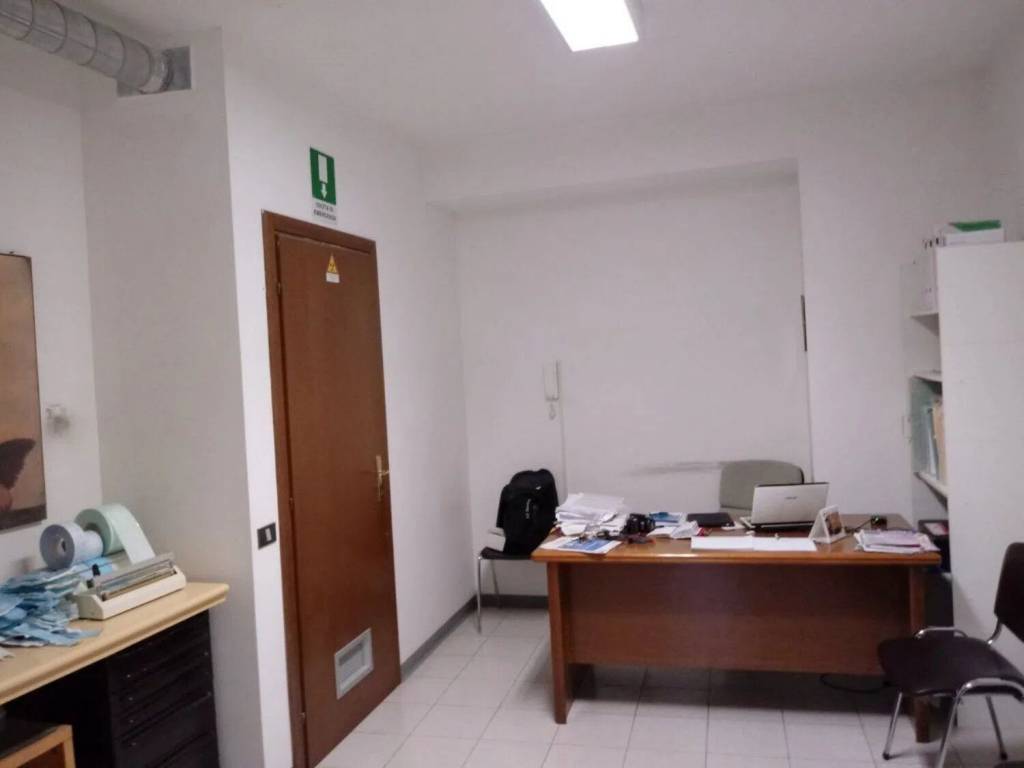 ufficio in vendita a Velletri