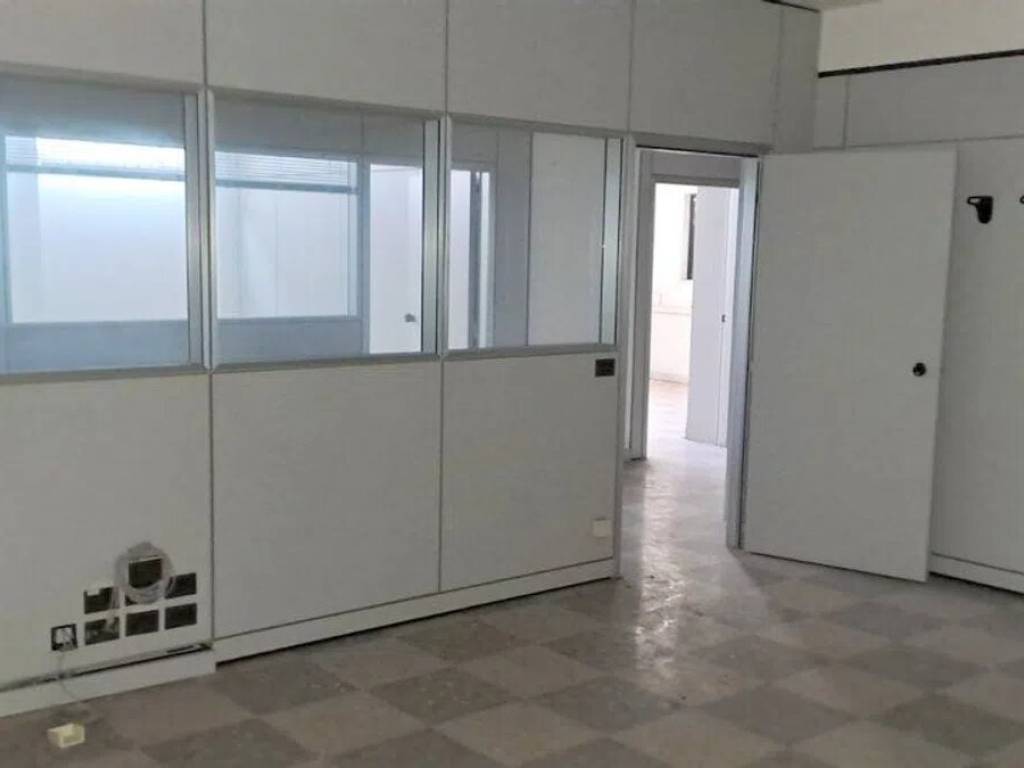 ufficio in vendita a Velletri