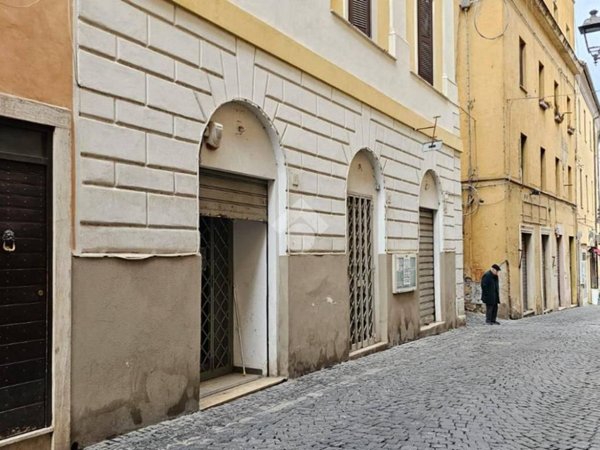 negozio in vendita a Velletri