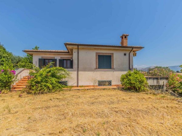 casa indipendente in vendita a Velletri