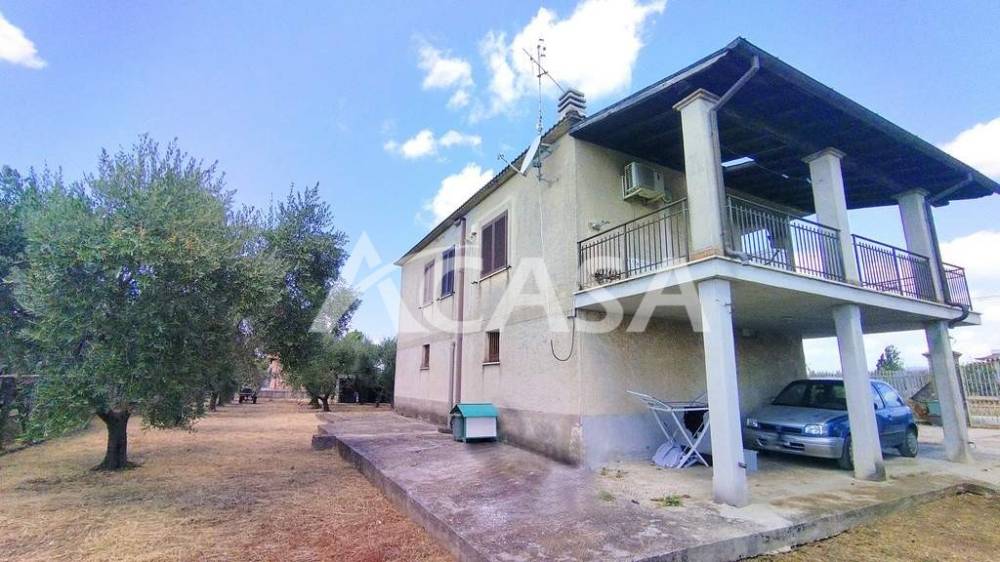 casa indipendente in vendita a Velletri