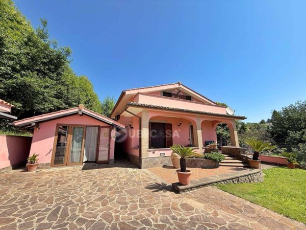 casa indipendente in vendita a Velletri