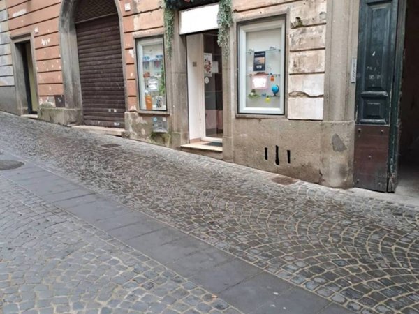 negozio in vendita a Velletri