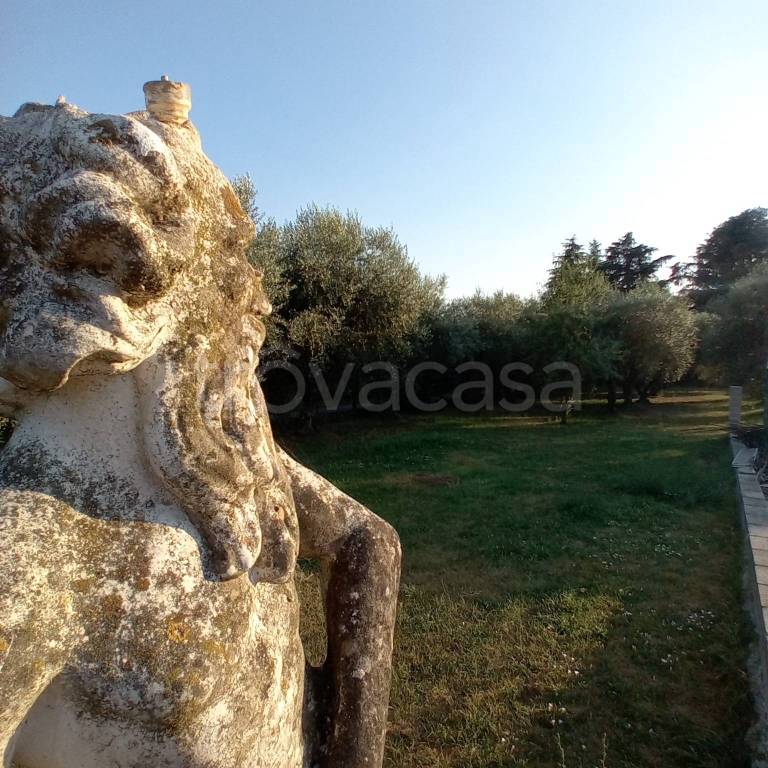 casa indipendente in vendita a Velletri