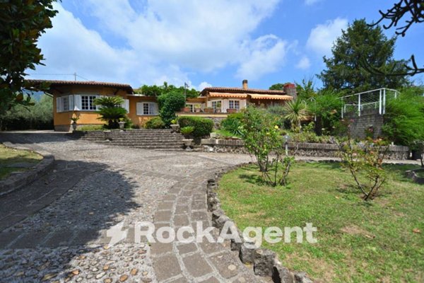 casa indipendente in vendita a Velletri