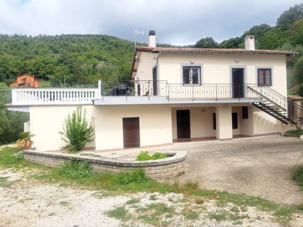 casa indipendente in vendita a Velletri
