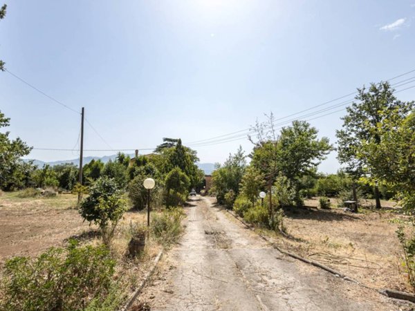 casa indipendente in vendita a Velletri
