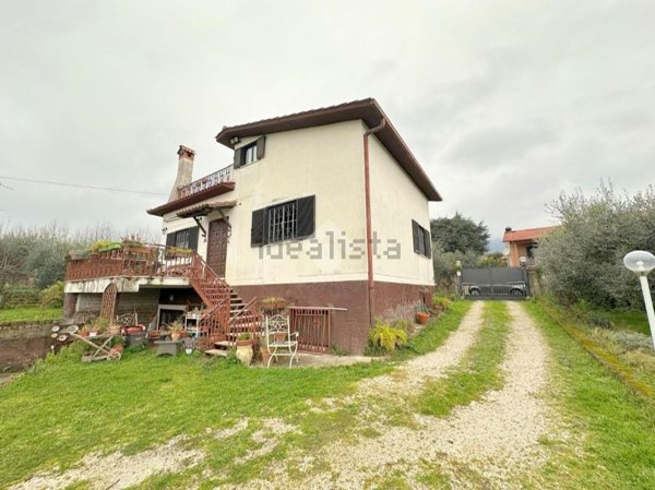 casa indipendente in vendita a Velletri