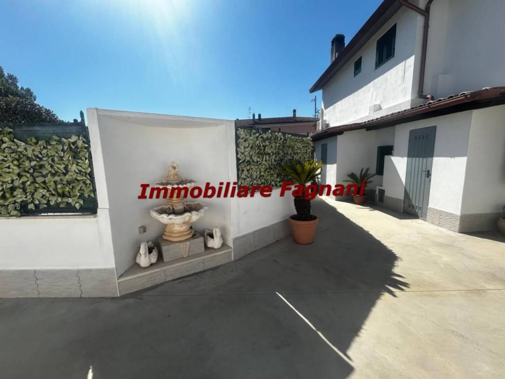 casa indipendente in vendita a Velletri