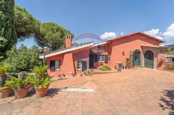casa indipendente in vendita a Velletri