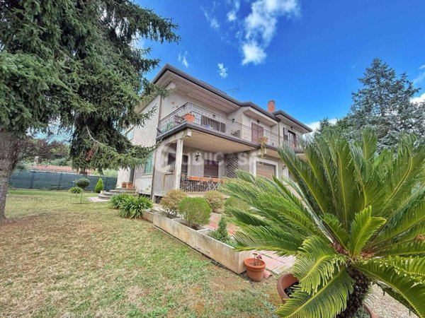 casa indipendente in vendita a Velletri