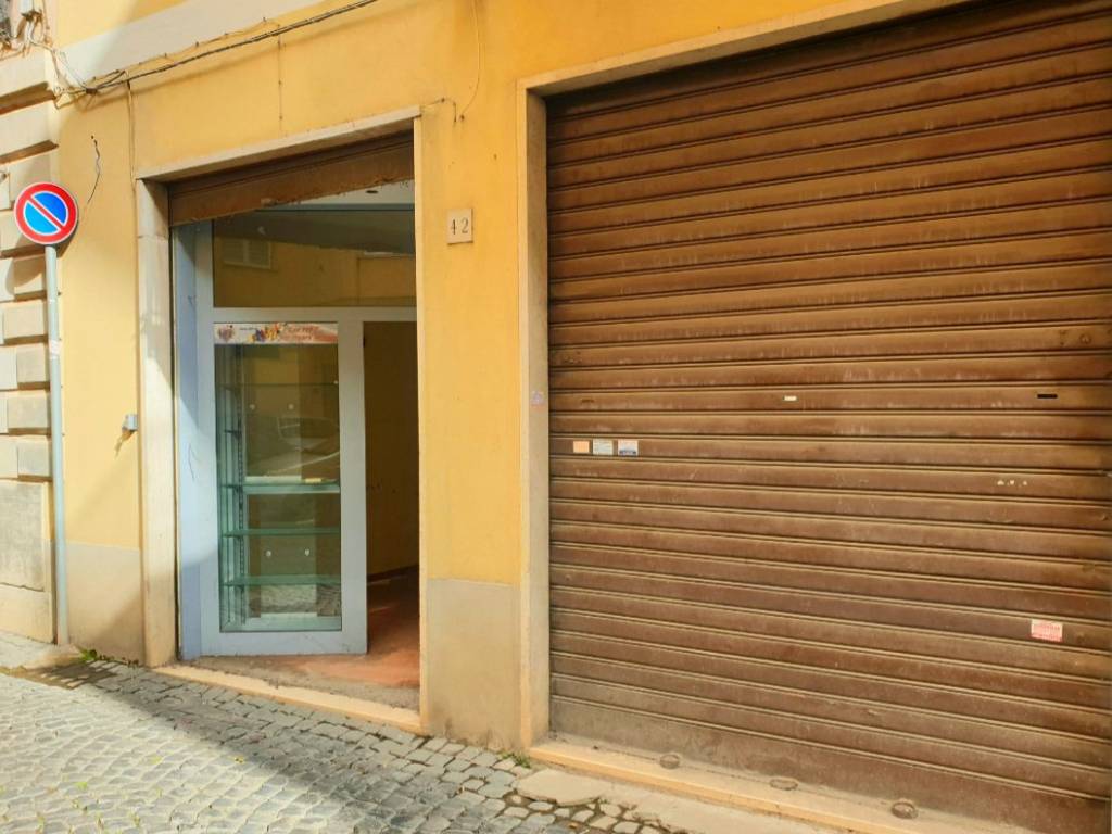 negozio in vendita a Velletri