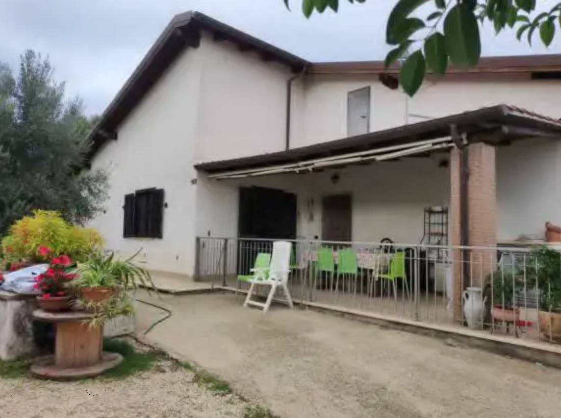 casa indipendente in vendita a Velletri