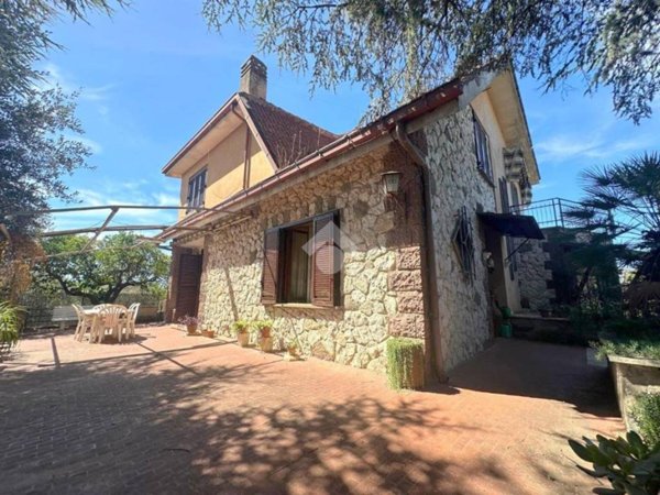 casa indipendente in vendita a Velletri