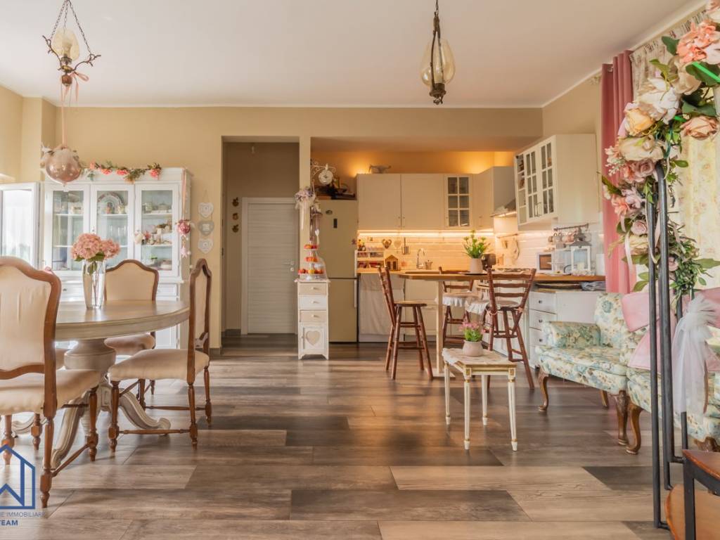 casa indipendente in vendita a Velletri