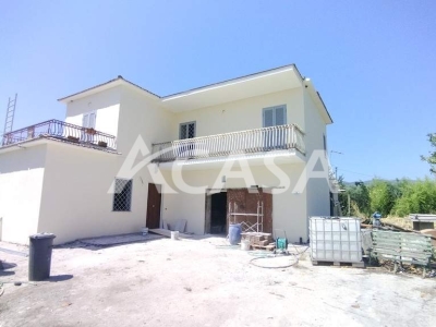 casa indipendente in vendita a Velletri
