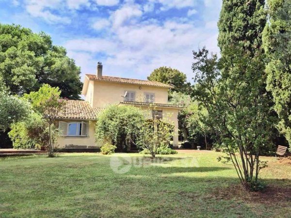 casa indipendente in vendita a Velletri