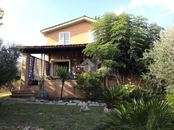 casa indipendente in vendita a Velletri