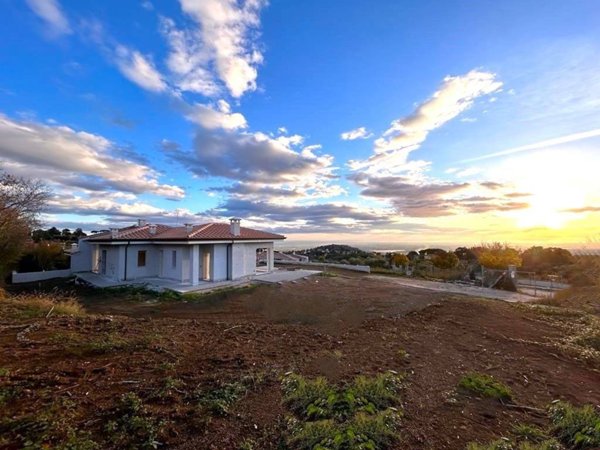 casa indipendente in vendita a Velletri