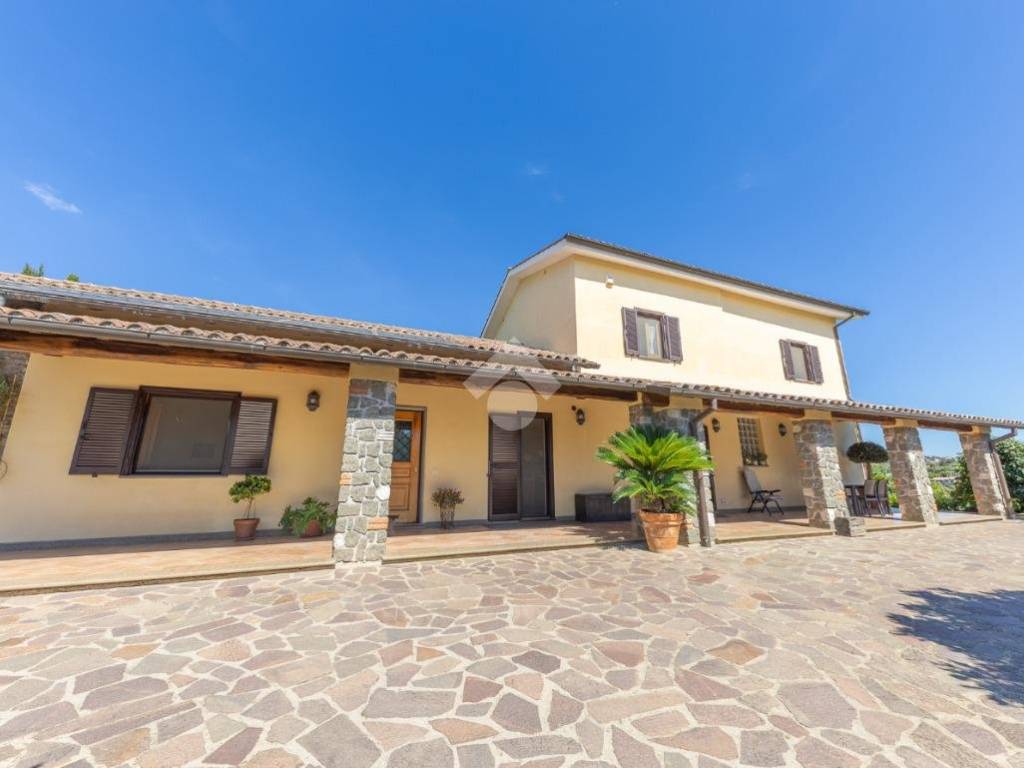 casa indipendente in vendita a Velletri