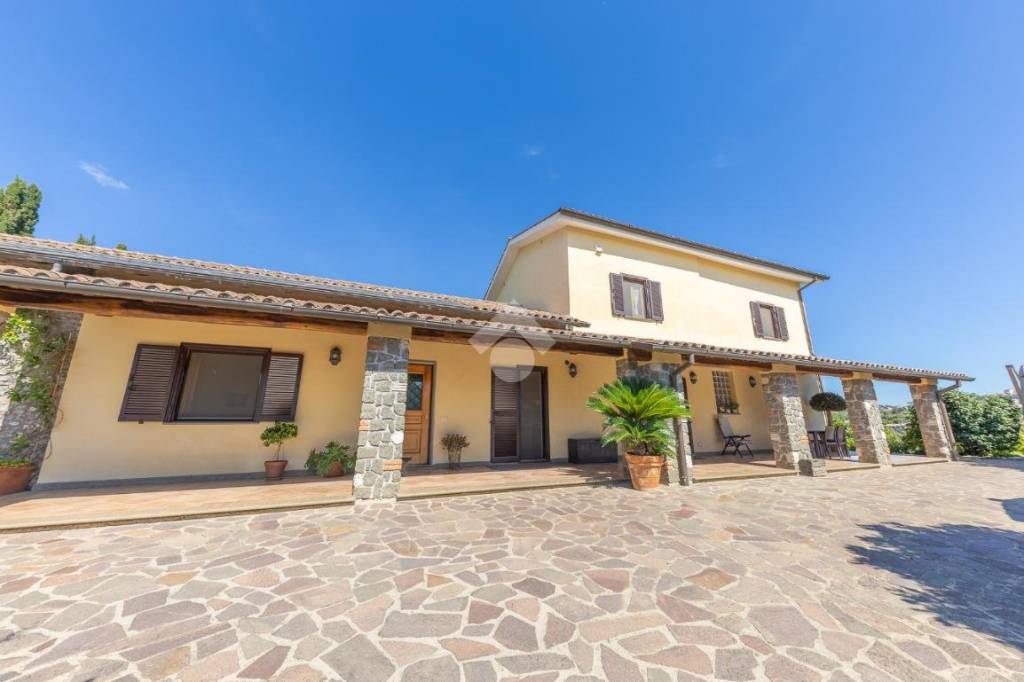 casa indipendente in vendita a Velletri