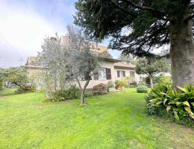 casa indipendente in vendita a Velletri