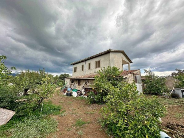 casa indipendente in vendita a Velletri