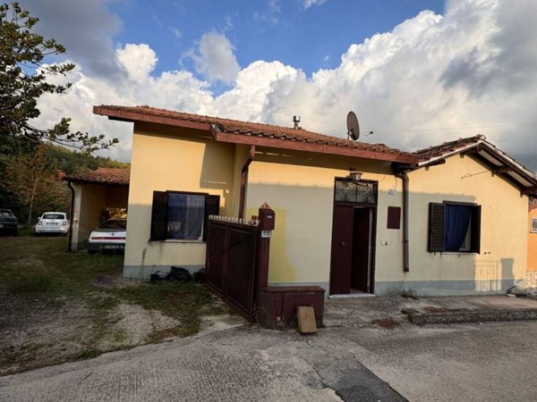 casa indipendente in vendita a Velletri
