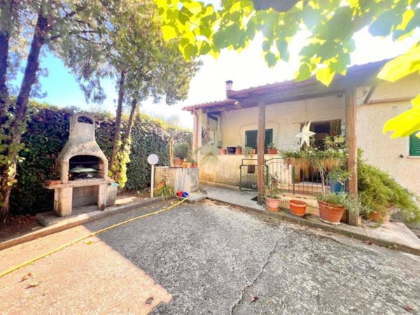 casa indipendente in vendita a Velletri