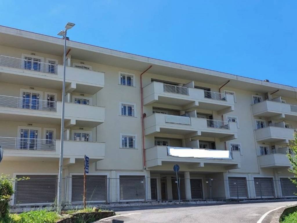 negozio in vendita a Velletri