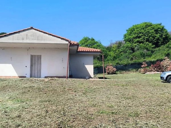 casa indipendente in vendita a Velletri