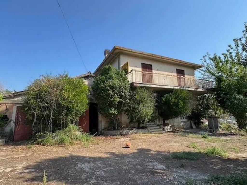 casa indipendente in vendita a Velletri