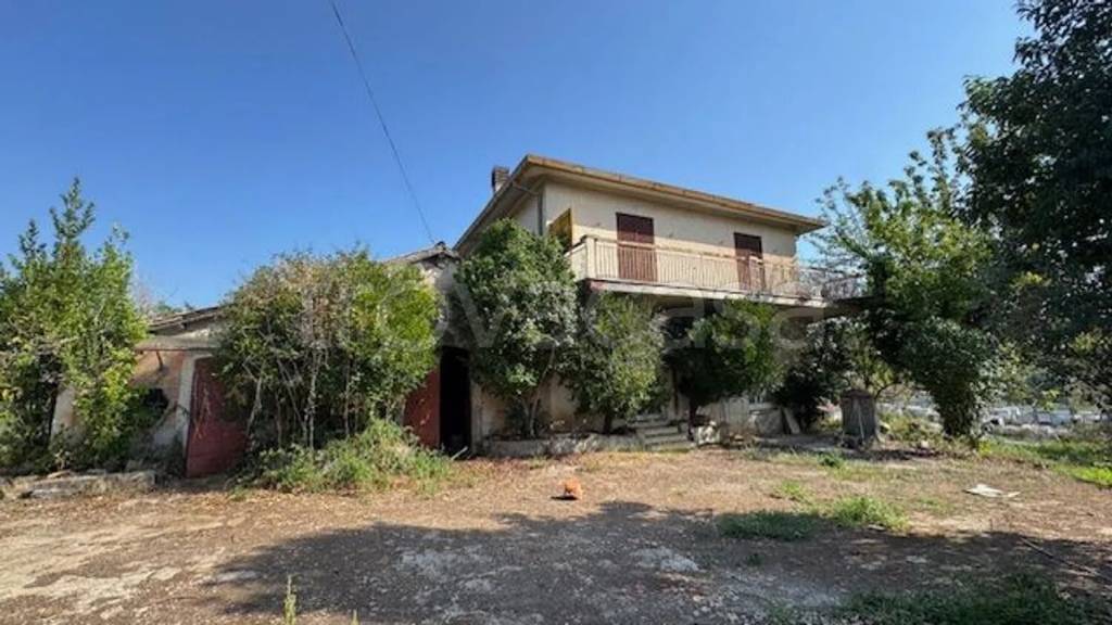 casa indipendente in vendita a Velletri