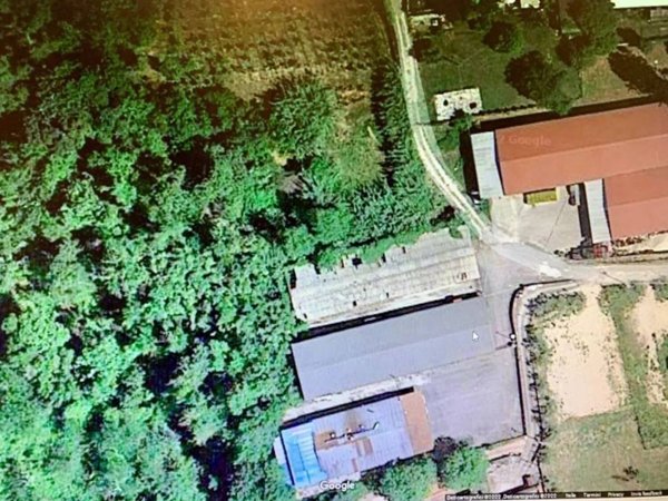locale commerciale in vendita a Velletri